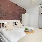 Modern With Air Conditioning And Terrace Near Old Town In Cracow By Renters Apartamento *