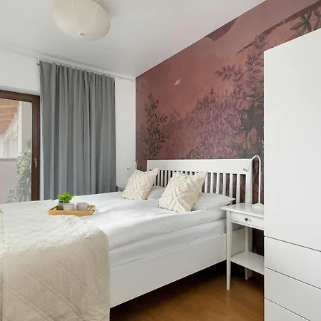 Apartment Modern With Air Conditioning And Terrace Near Old Town In Cracow By Renters