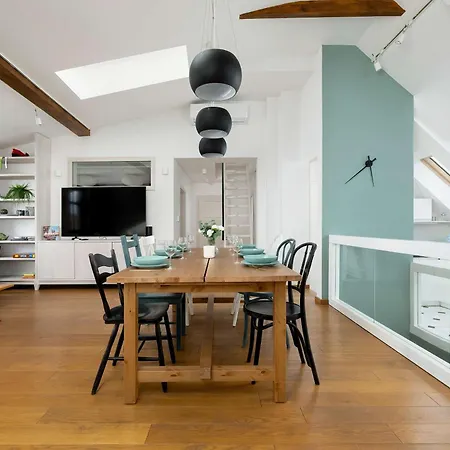 Apartment Modern With Air Conditioning And Terrace Near Old Town In Cracow By Renters *