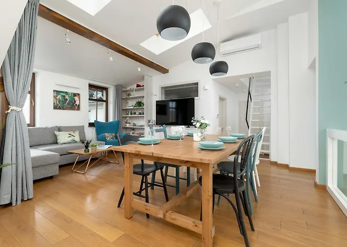 Apartment Modern With Air Conditioning And Terrace Near Old Town In Cracow By Renters Krakow