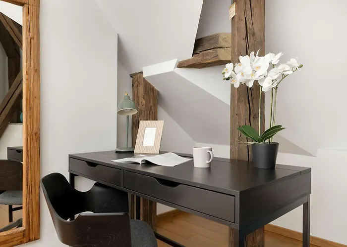 Modern With Air Conditioning And Terrace Near Old Town In Cracow By Renters Apartment