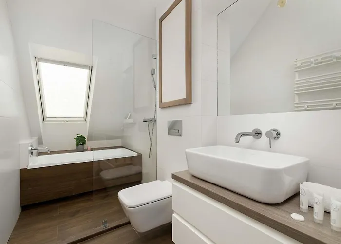 Apartment Modern With Air Conditioning And Terrace Near Old Town In Cracow By Renters