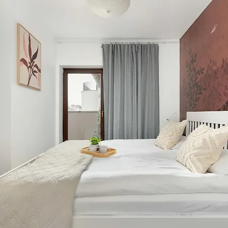 Modern With Air Conditioning And Terrace Near Old Town In Cracow By Renters *