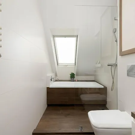 Modern With Air Conditioning And Terrace Near Old Town In Cracow By Renters