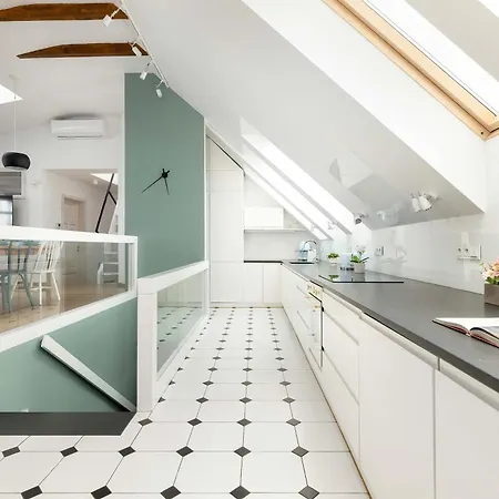 아파트 Modern With Air Conditioning And Terrace Near Old Town In Cracow By Renters 크라쿠프